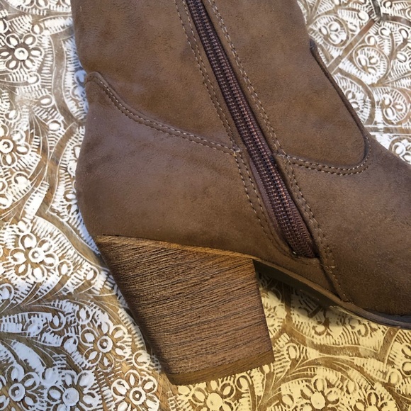 Country Chic Star Booties With 3” Heel - Picture 12 of 13